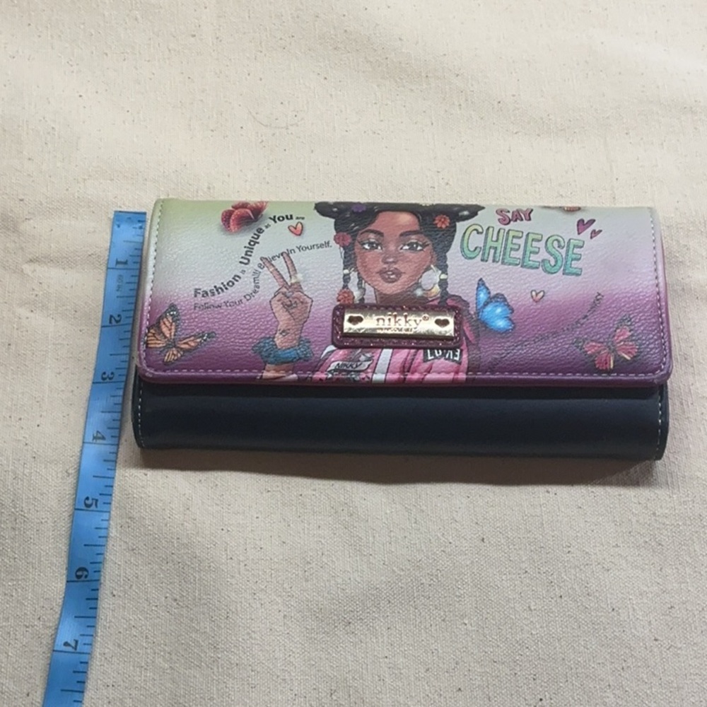 Nikky by Nicole Lee  Wallet with a colorful design - Picture 2 of 10